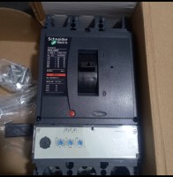 اتوماتیک قابل تنظیم اشنایدر